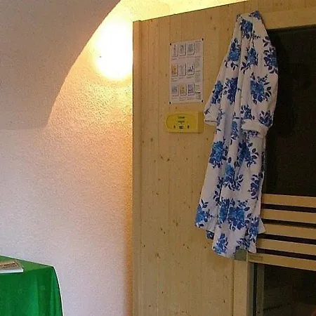 Sleeps 5 Pool Wifi Daire
